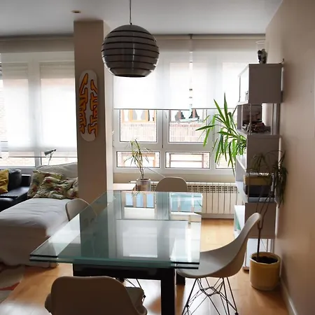 Pisazo Reformado En El Centro Con Garaje Privado Santander