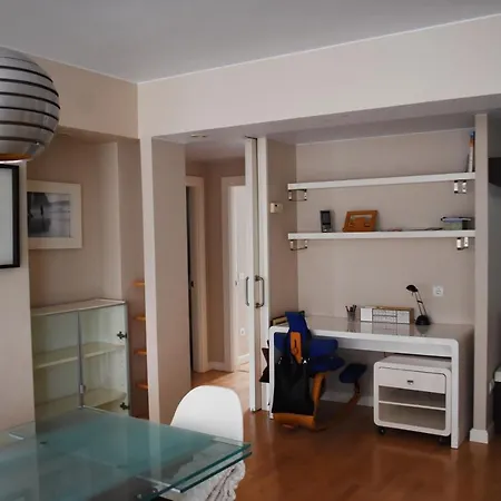 Pisazo Reformado En El Centro Con Garaje Privado * Santander