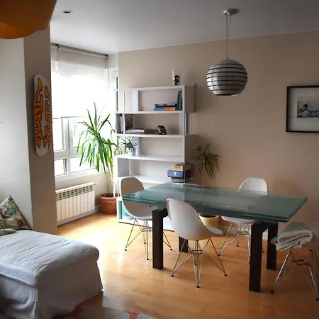 Pisazo Reformado En El Centro Con Garaje Privado * Santander