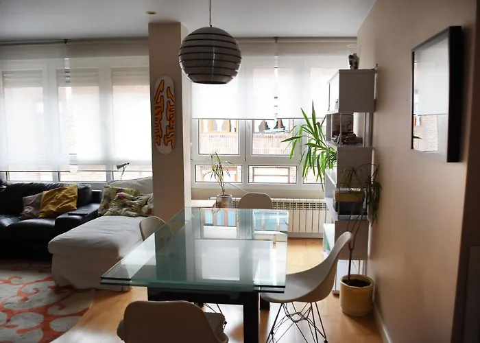 Pisazo Reformado En El Centro Con Garaje Privado 桑坦德