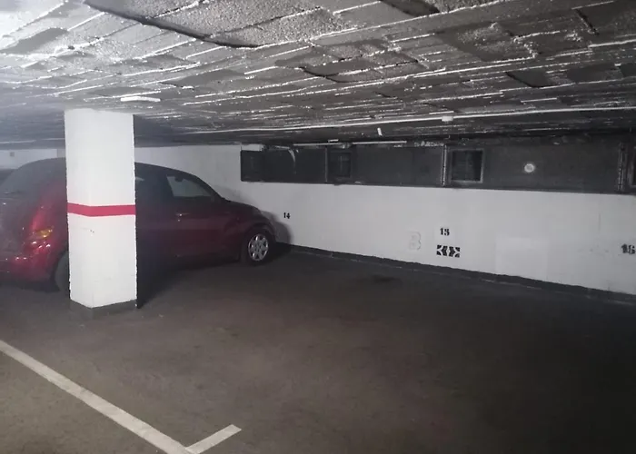 Pisazo Reformado En El Centro Con Garaje Privado * Santander