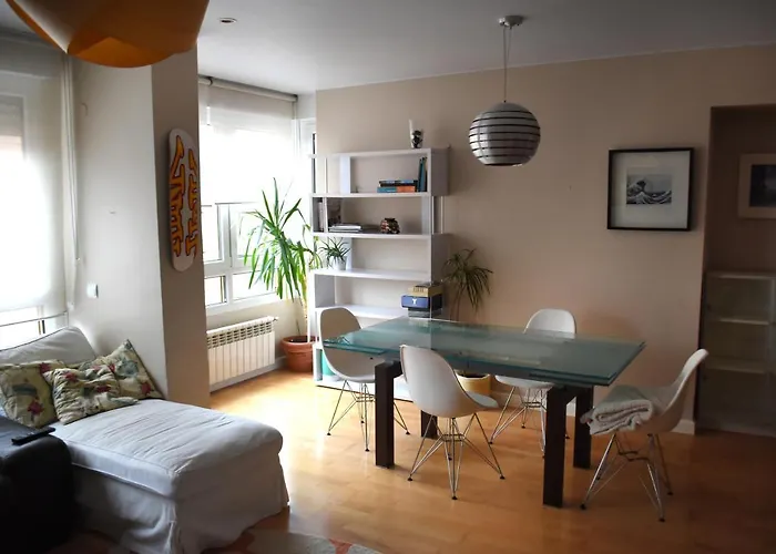 Pisazo Reformado En El Centro Con Garaje Privado * 桑坦德