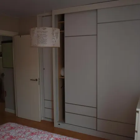 Pisazo Reformado En El Centro Con Garaje Privado Santander